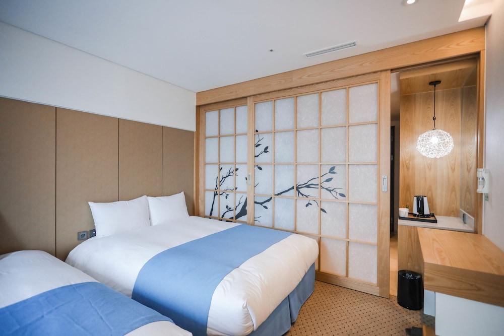 Whistlelark Jeju