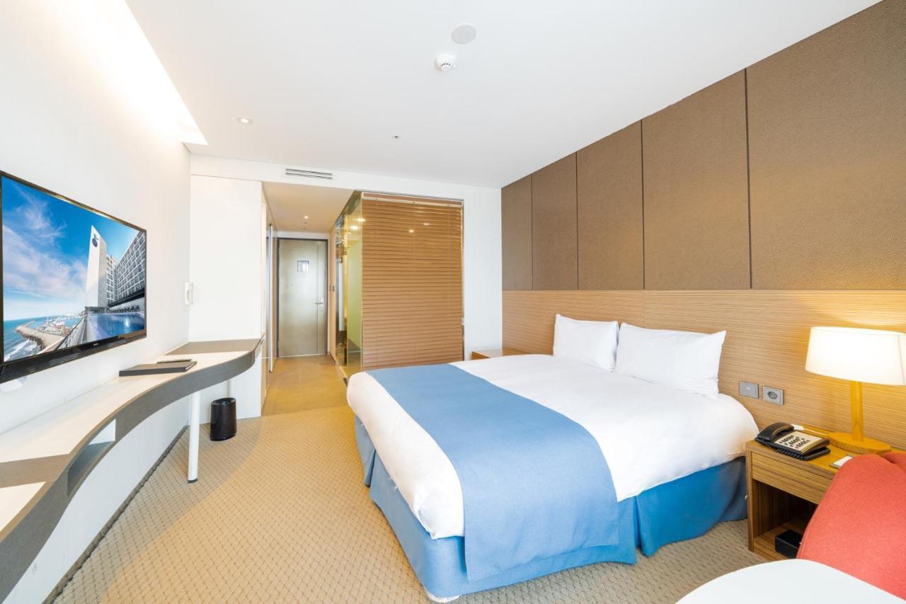 Whistlelark 4* Jeju