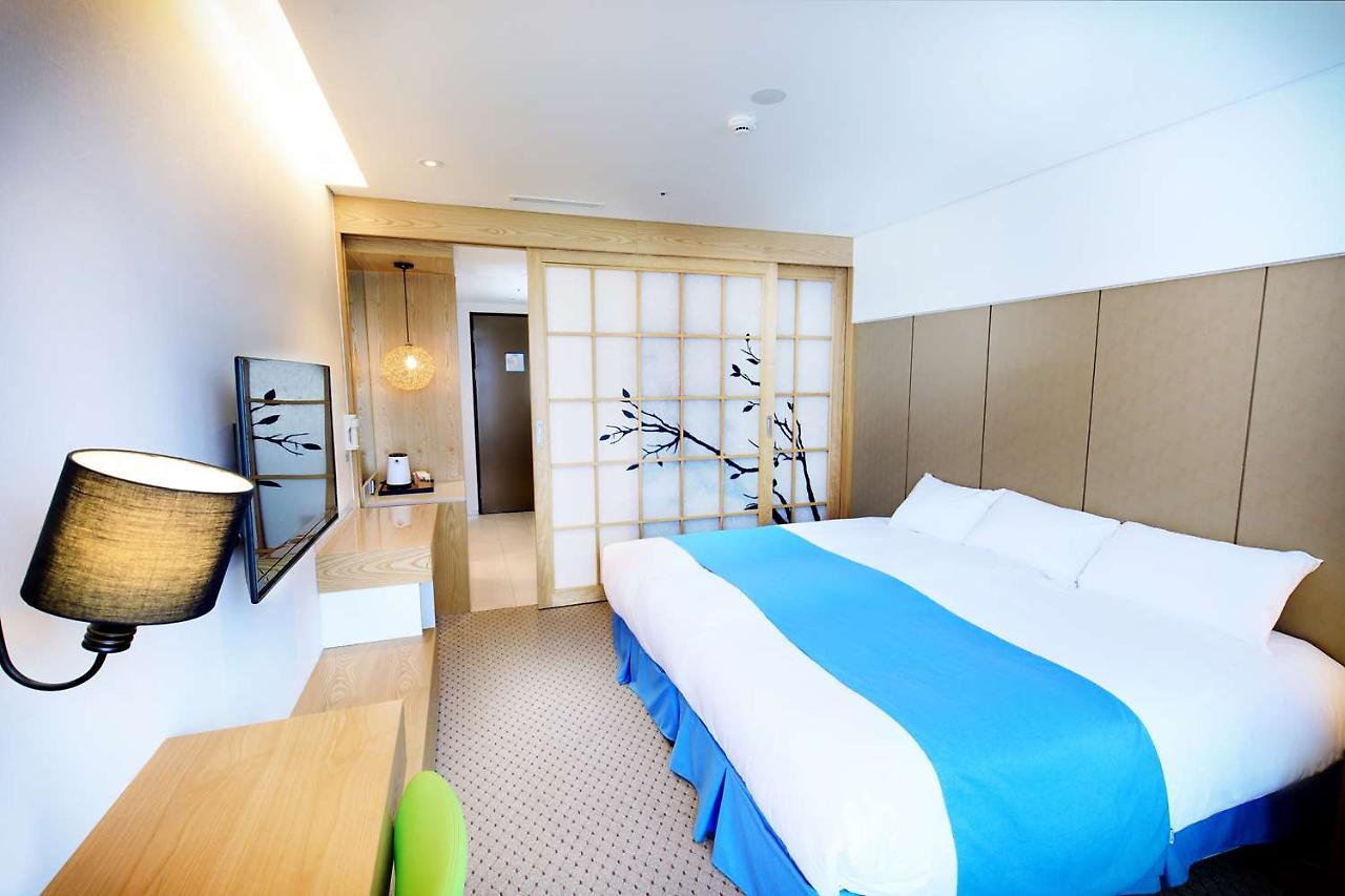 Whistlelark Hotel