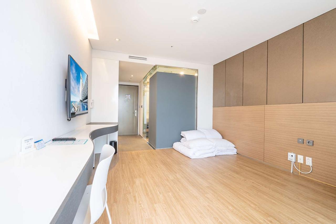 Whistlelark 4* Jeju