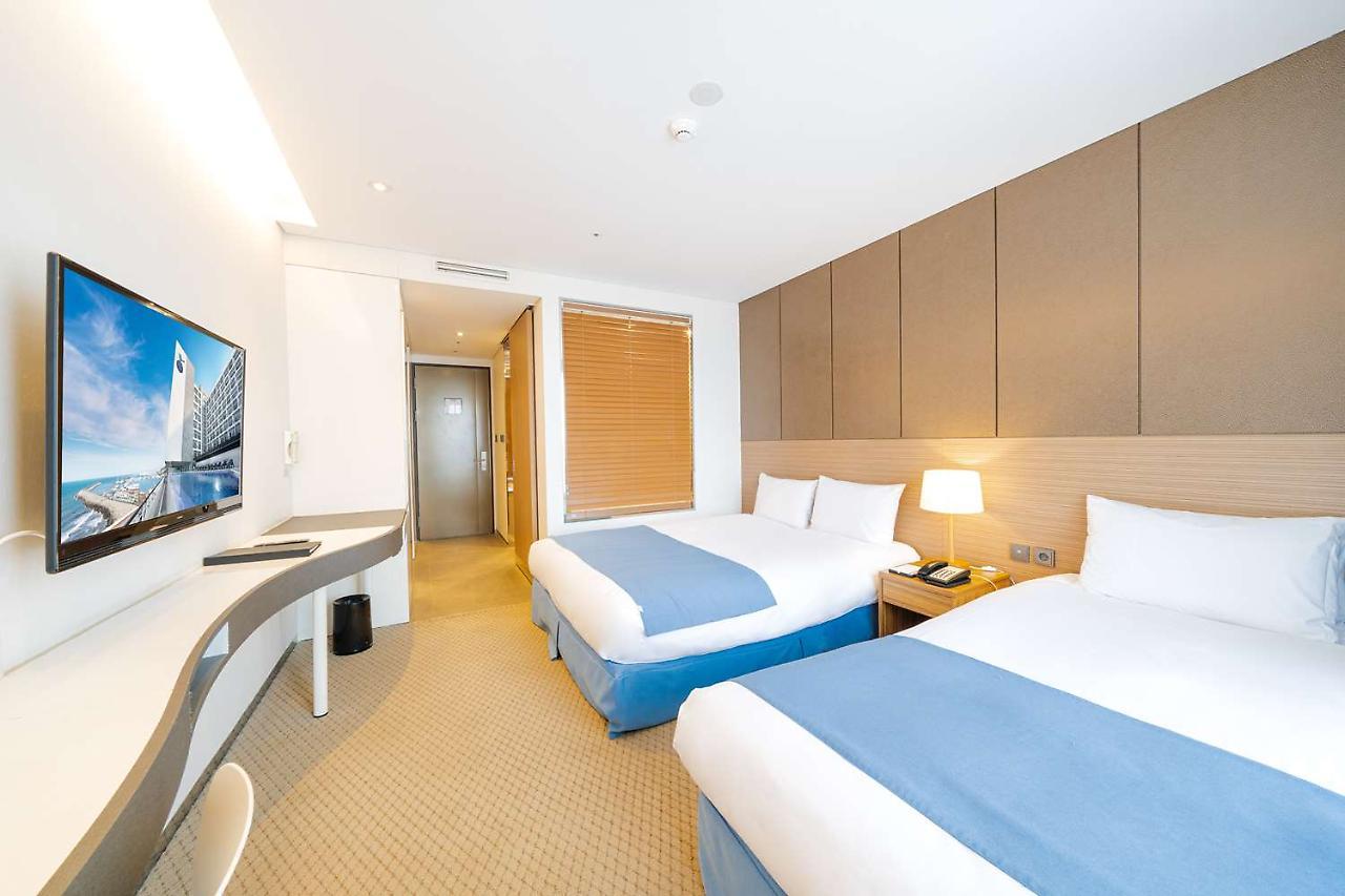 Whistlelark Hotel